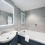Three Shires 4*