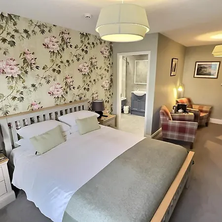 אורחן Three Shires 4*