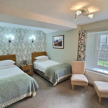 Three Shires Inn 4*