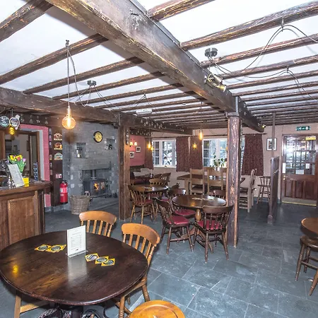 Three Shires אורחן 4*